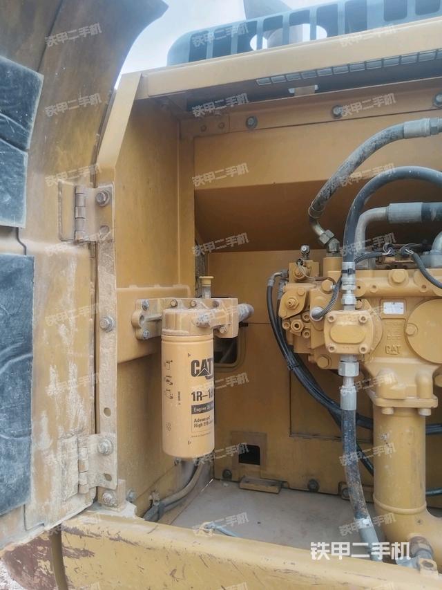 液壓泵斜45?右（大件艙室）