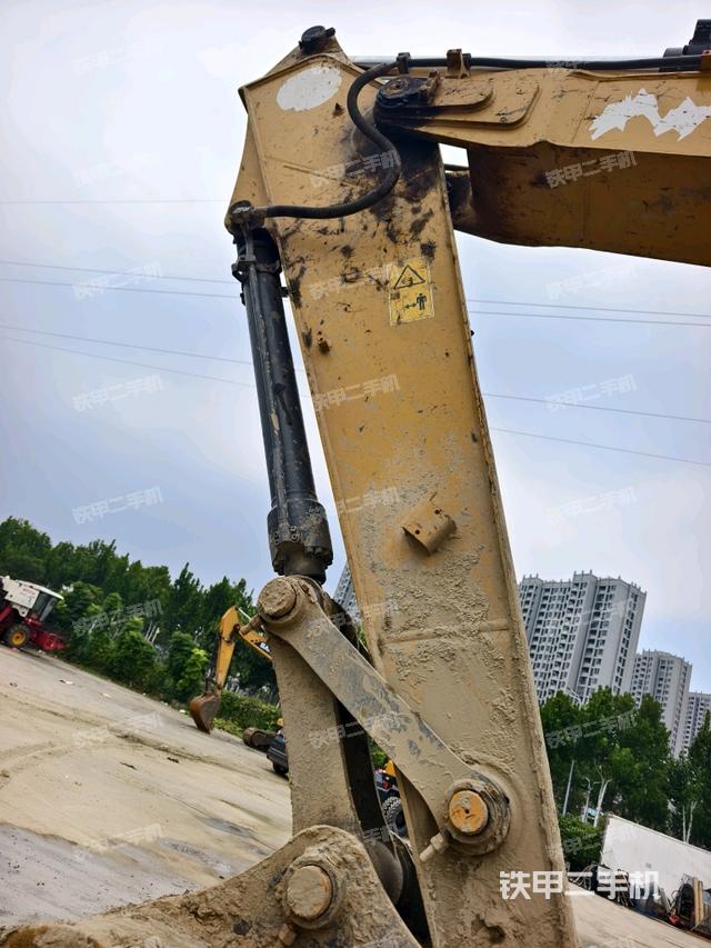 小臂整體左后（工作和回轉裝置）