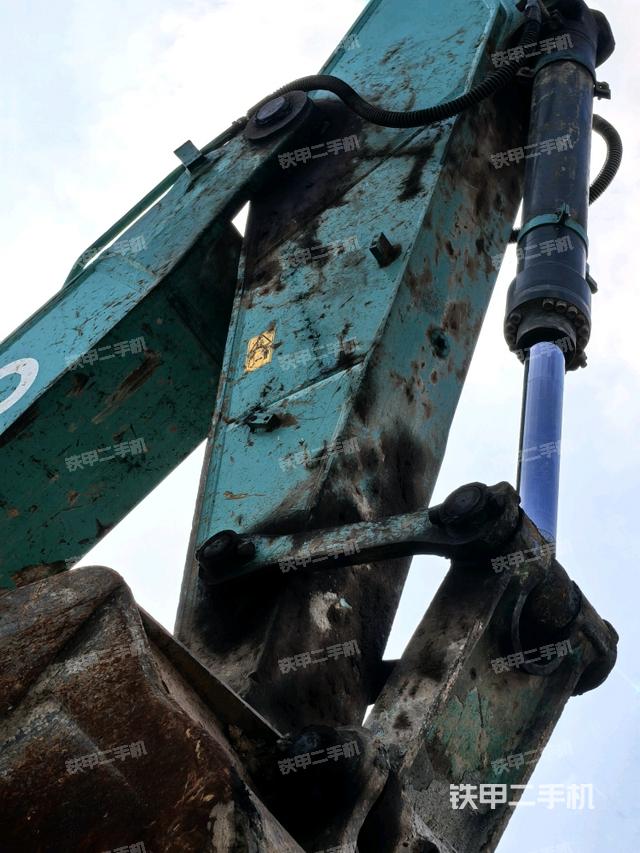 大臂油缸整體?豎拍(工作和回轉裝置) 大臂油缸整體?豎拍(工作和回轉裝置)
