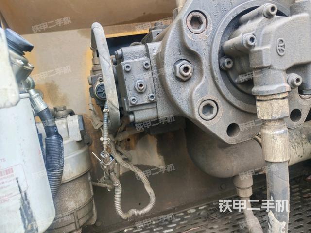 液壓泵斜45?左（大件艙室）