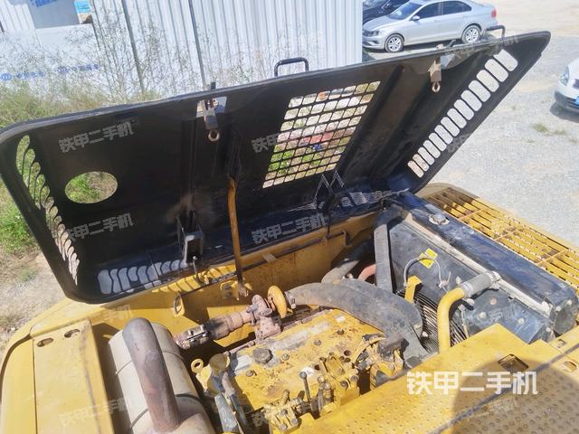 中央回轉(zhuǎn)接頭特寫（上車部件）