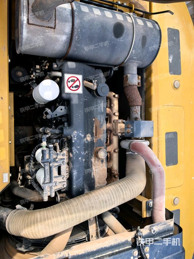 發(fā)動(dòng)機(jī)室（上車部件）