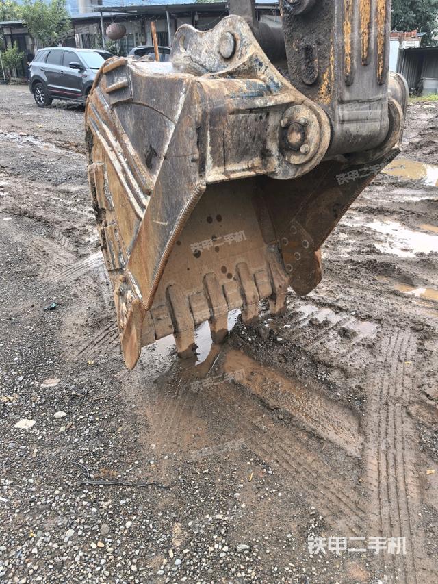 小臂整體左后（工作和回轉(zhuǎn)裝置）