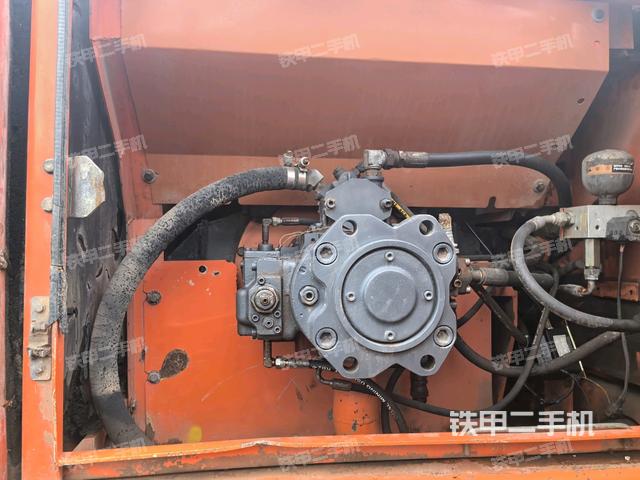 液壓泵斜45?左（大件艙室）