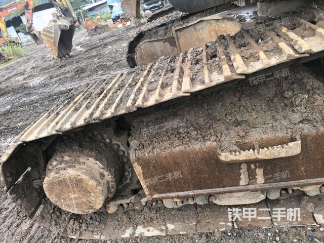 左驅(qū)動輪（行走機(jī)構(gòu)）