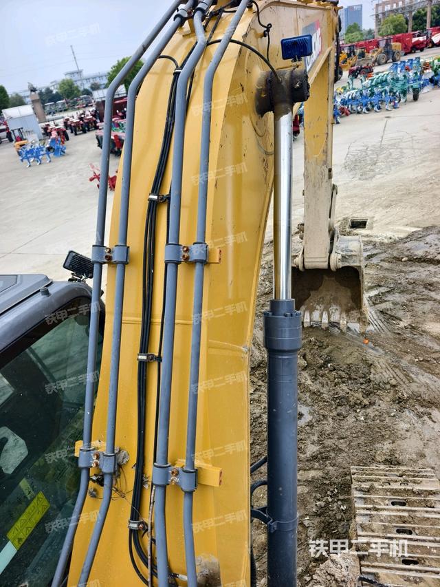 大臂背部俯視（工作和回轉裝置）