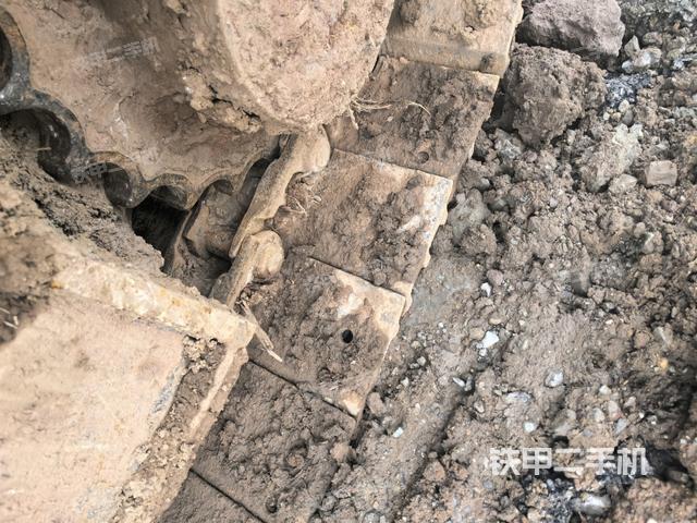 左側(cè)履帶整體?（行走機(jī)構(gòu)）