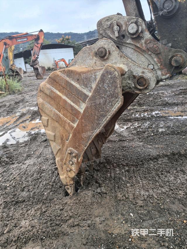 小臂整體左后（工作和回轉(zhuǎn)裝置）