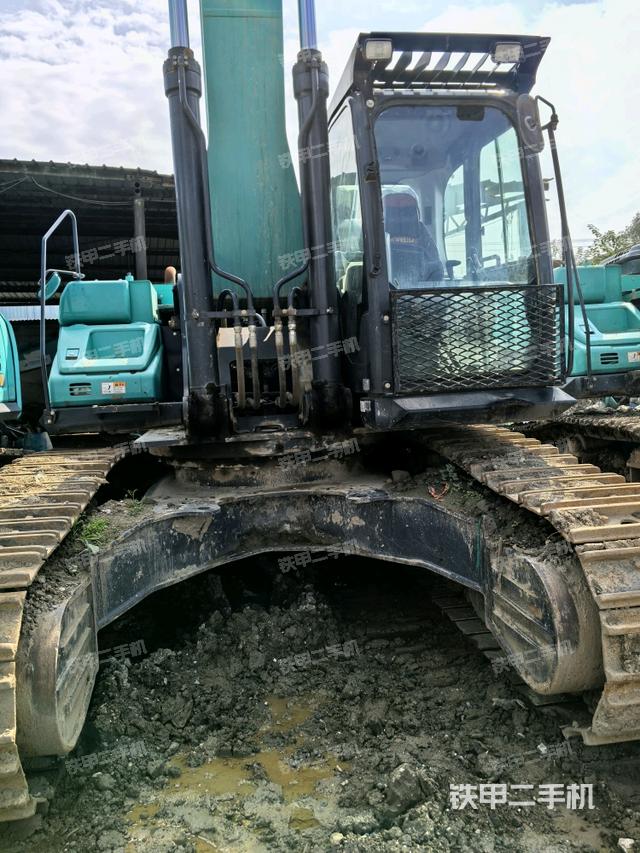 转盘和下车架正前（工作和回转装置）