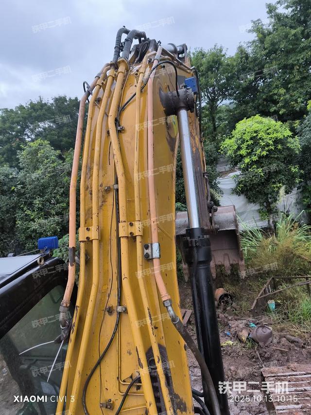 大臂背部俯視（工作和回轉(zhuǎn)裝置）