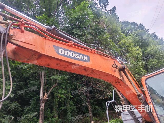 大臂整体 右侧（工作和回转装置）