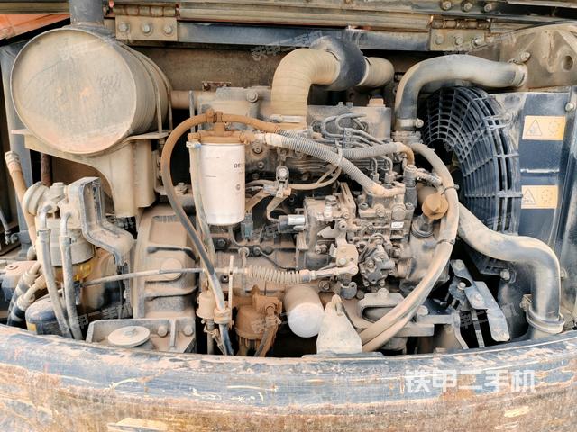 發(fā)動(dòng)機(jī)室（上車(chē)部件）