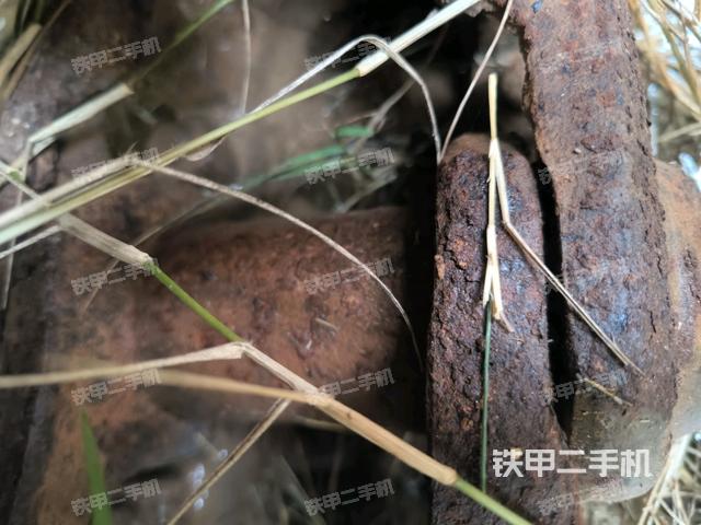 左側(cè)履帶整體?（行走機(jī)構(gòu)）