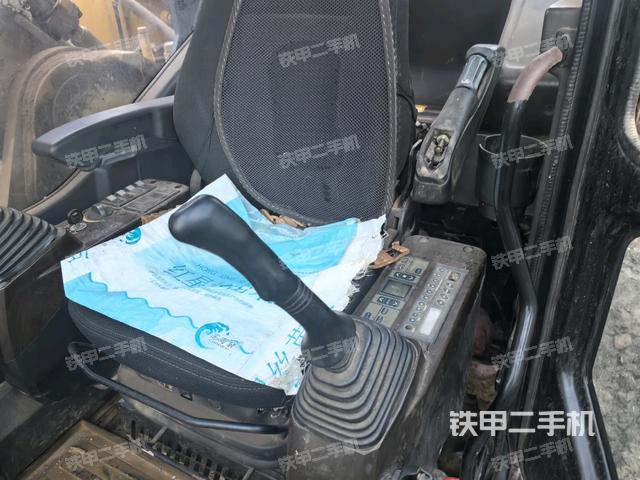 座椅右侧控制台/钥匙门/油门/含右手柄（驾驶室部分）