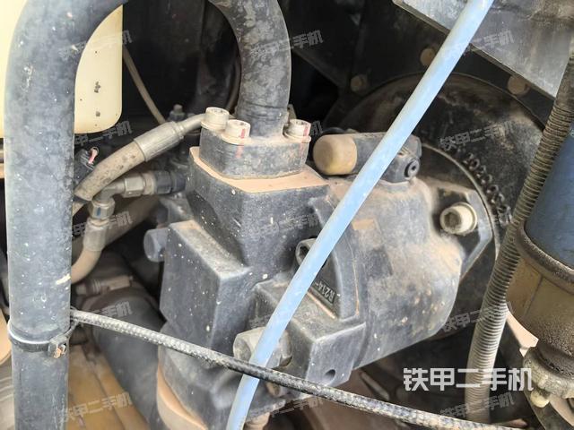 回轉(zhuǎn)馬達(dá)和主控閥（整機(jī)外觀）