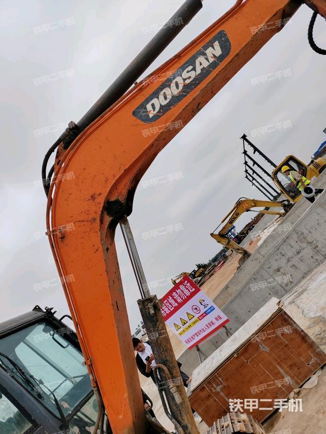 大臂整體?右側(cè)（工作和回轉(zhuǎn)裝置）