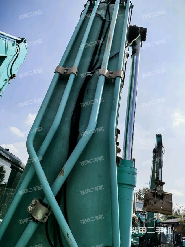 大臂背部俯视（工作和回转装置）