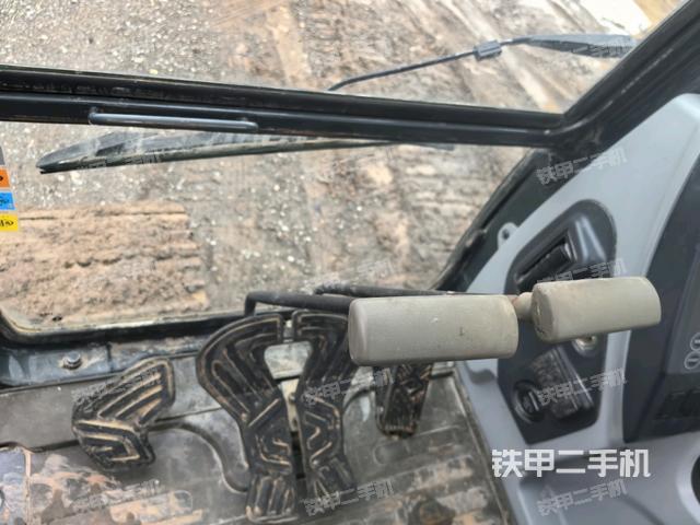 座椅右側(cè)控制臺/鑰匙門/油門/含右手柄（駕駛室部分）