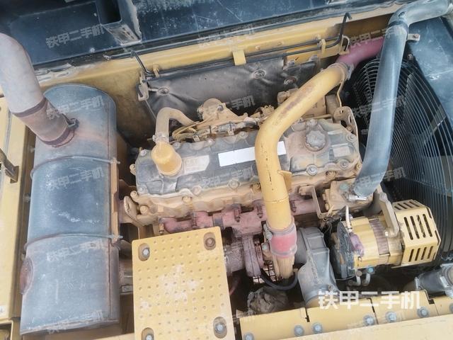 發(fā)動(dòng)機(jī)室（上車(chē)部件）