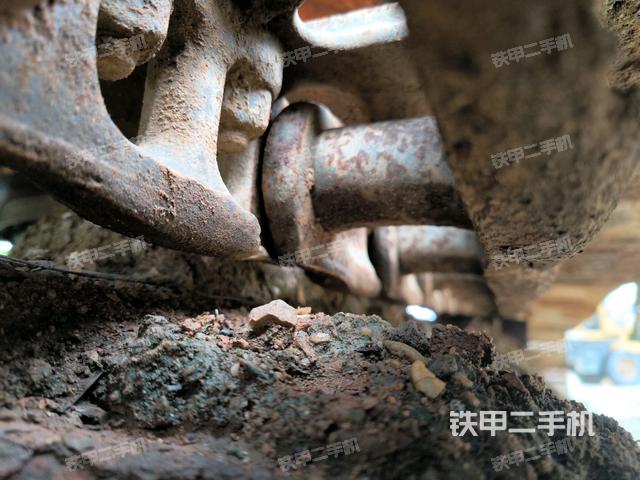 左驅(qū)動(dòng)輪（行走機(jī)構(gòu)）