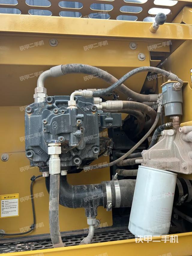 液壓泵斜45?左（大件艙室）