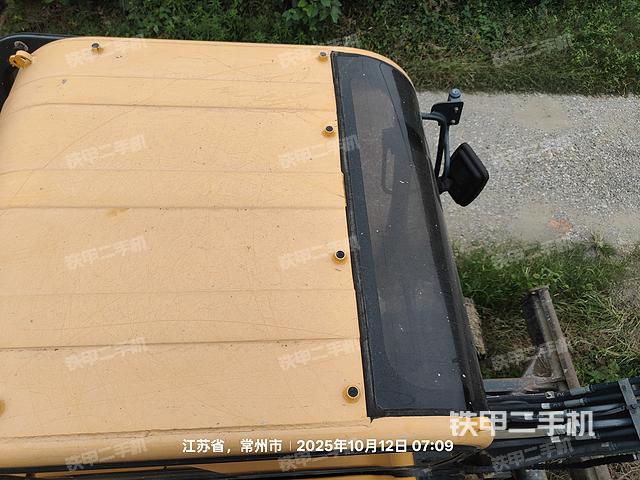 驾驶室顶部（整机外观）