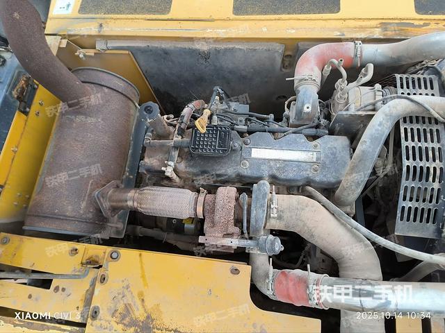 氣門室蓋螺絲特寫（上車部件）