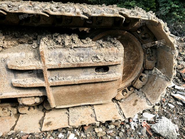 右驅(qū)動輪（行走機構(gòu)）