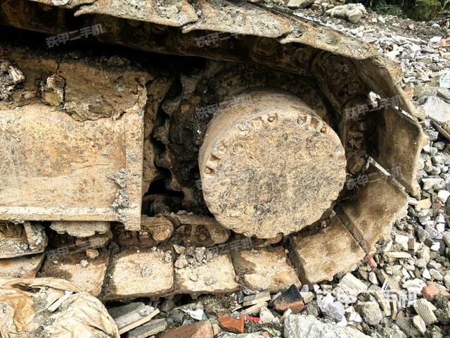 左側(cè)行走馬達(dá)蓋板（行走機構(gòu)）