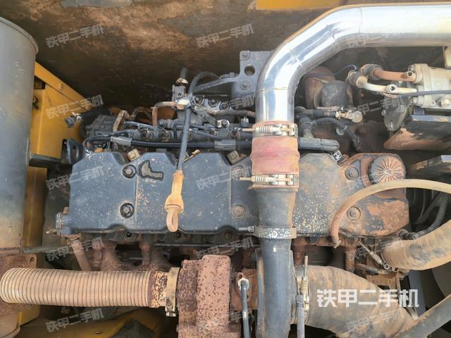 氣門(mén)室蓋螺絲特寫(xiě)（上車(chē)部件）