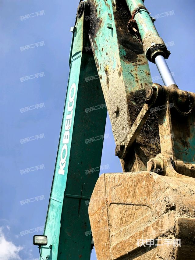 小臂整体左后（工作和回转装置）