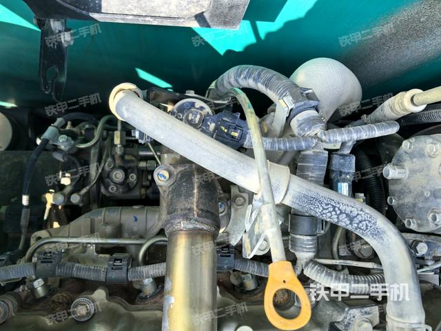 氣門室蓋螺絲特寫（上車部件）