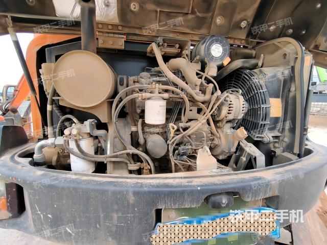 發(fā)動(dòng)機(jī)室（上車部件）