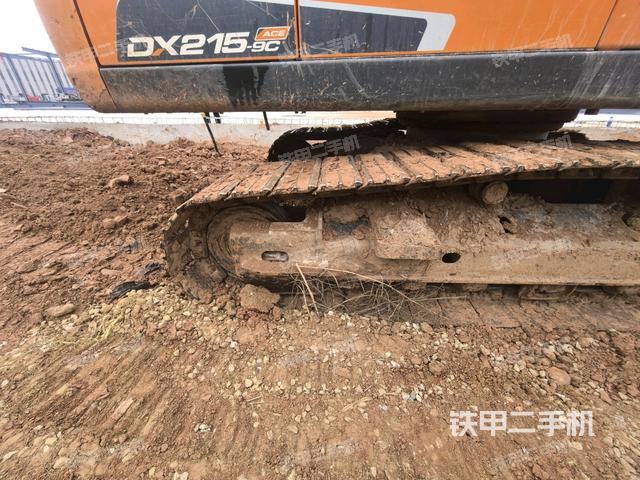 右驅(qū)動輪（行走機構）