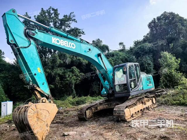 神钢SK260LC-10挖掘机