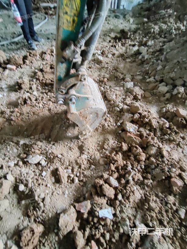 鏟斗右后整體（工作和回轉(zhuǎn)裝置）