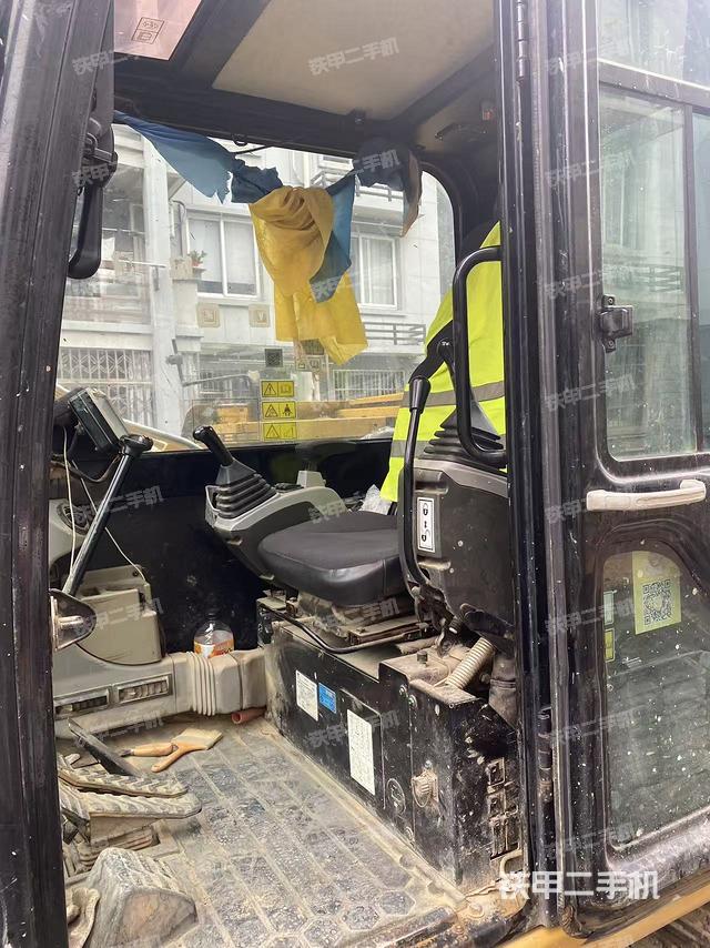 駕駛室整體（整機(jī)外觀）