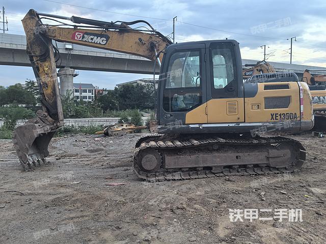 徐工XE135D挖掘機(jī)