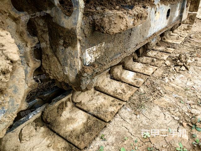 右側(cè)履帶整體?（行走機(jī)構(gòu)）