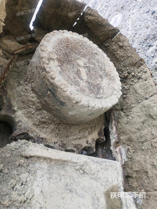 左驅(qū)動(dòng)輪（行走機(jī)構(gòu)）