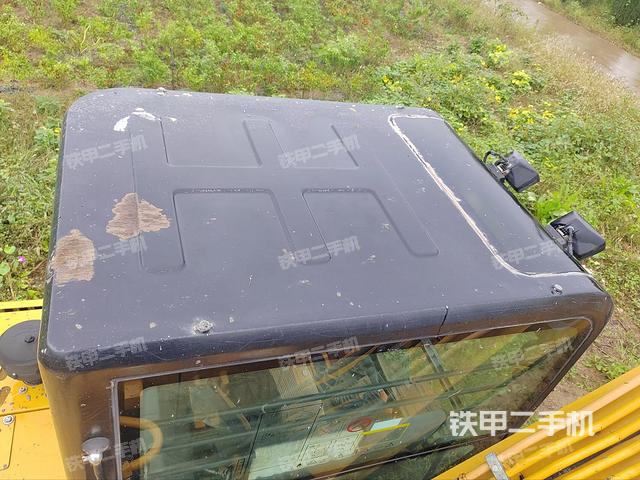 驾驶室顶部（整机外观）