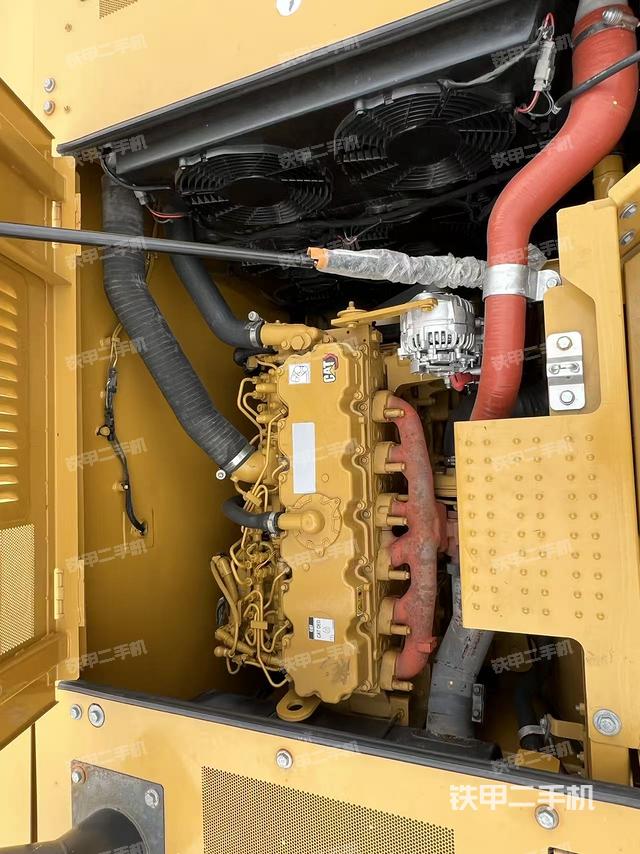 驾驶室顶部（整机外观）