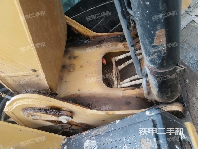 鏟斗右后整體（工作和回轉(zhuǎn)裝置）