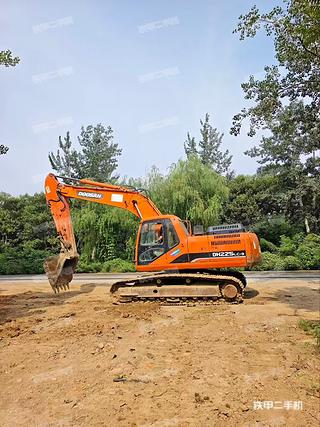 斗山DH225LC-9挖掘机实拍图片