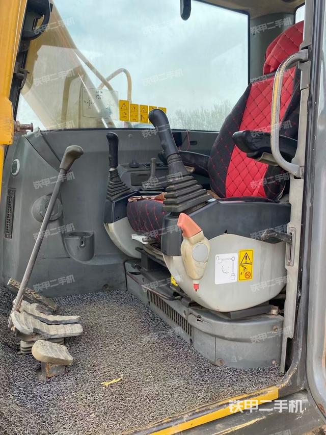 駕駛室整體（整機(jī)外觀）