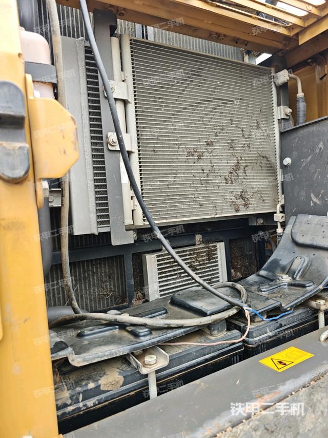 駕駛室整體（整機(jī)外觀）