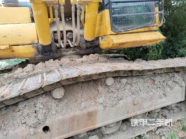 轉(zhuǎn)盤和下車架正前（工作和回轉(zhuǎn)裝置）