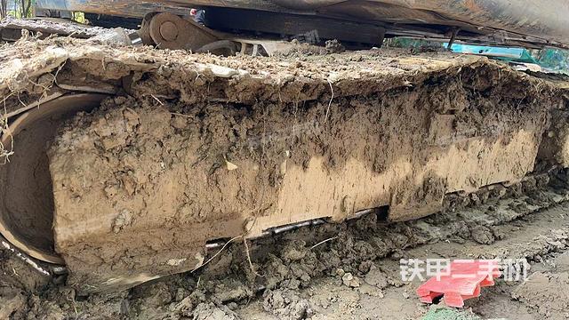 單側(cè)履帶整體（整機(jī)外觀）