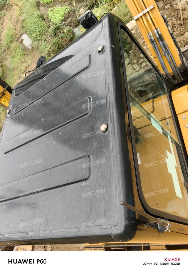 駕駛室頂部（整機外觀）