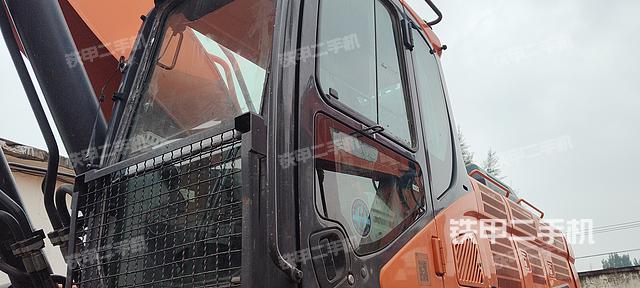 驾驶室整体（整机外观）